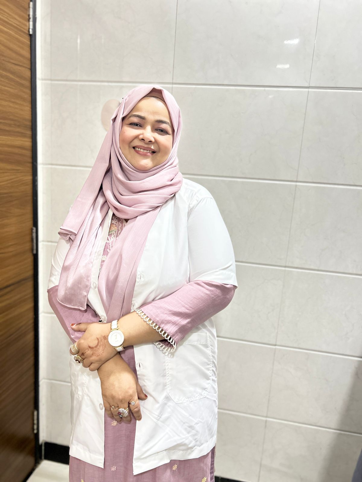 Dr. Meenaz Dongre